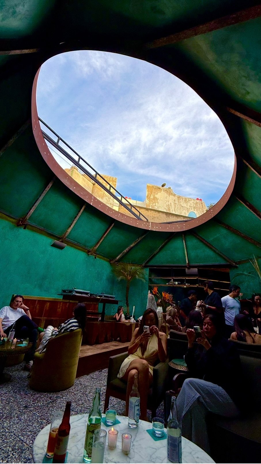 Salon Palomilla: A Creative Hub in Roma Norte