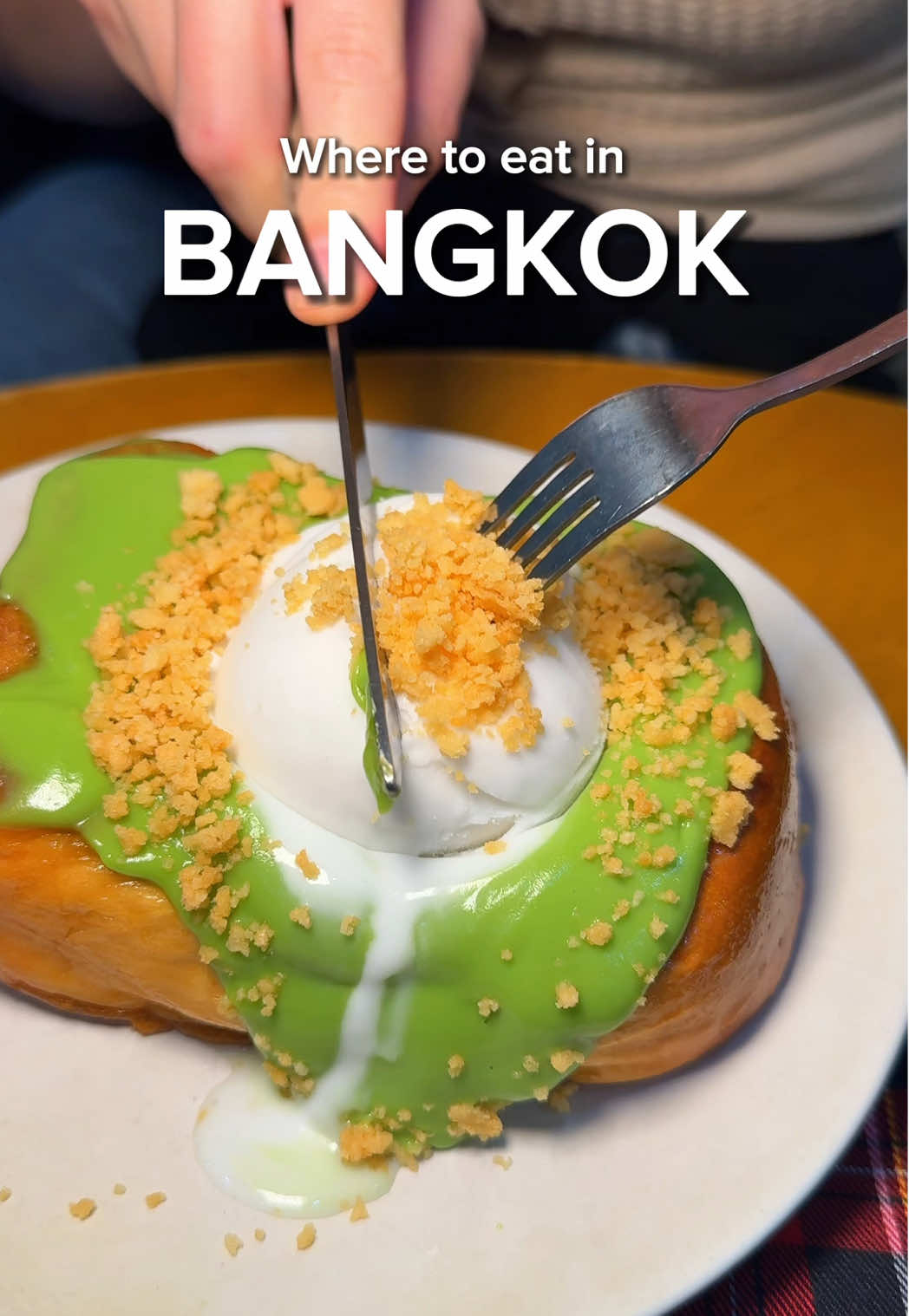 Four Eateries on Banthat Thong Road