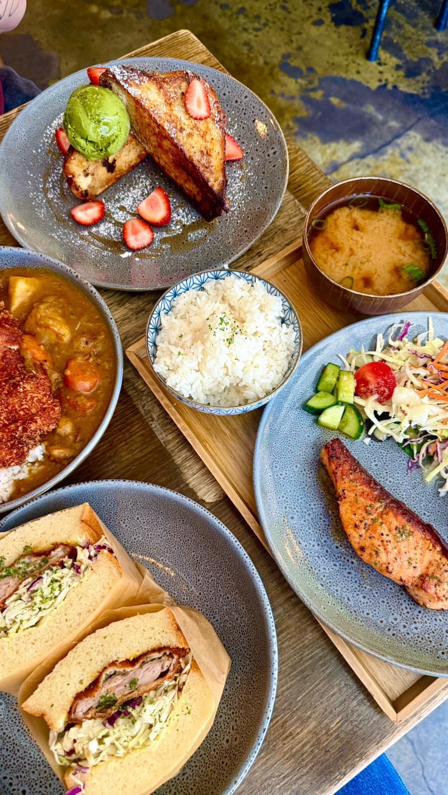 Cozy Japanese Cafe Serves Home-Style Food And Coffee