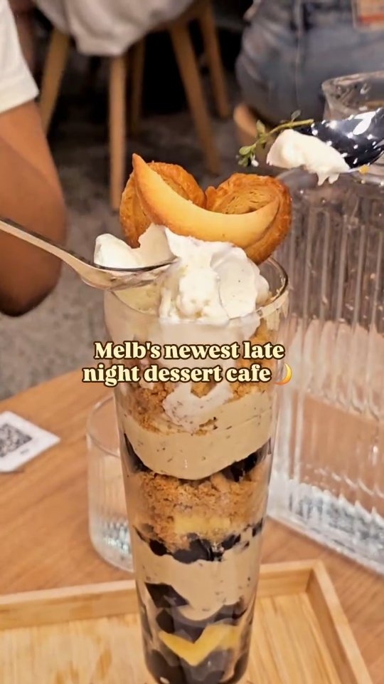 Yonaka Cafe: Melbourne's Popular Late-Night Dessert Spot