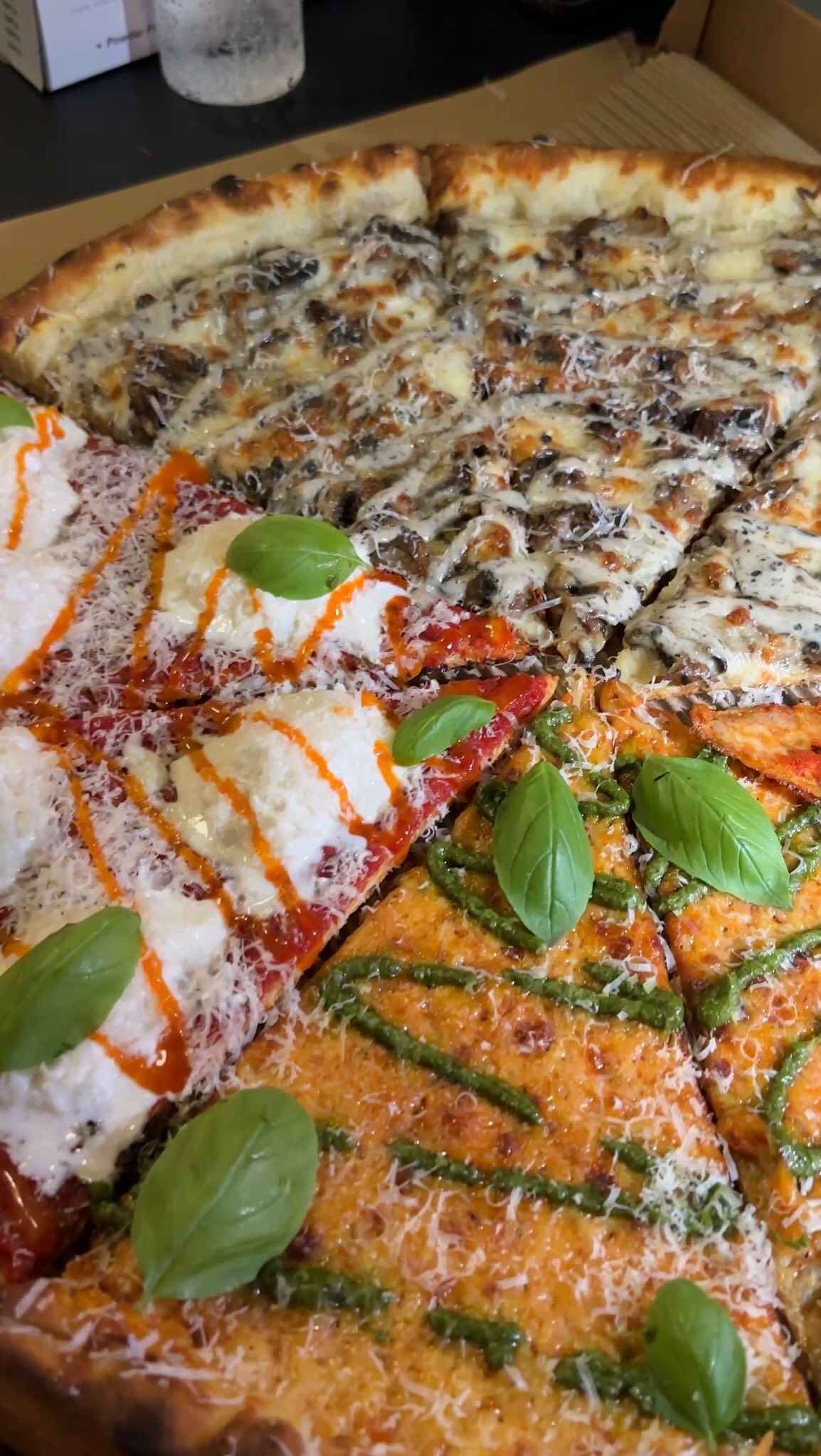 Dubai Pizzeria Serves Gigantic 20-Inch Pizzas