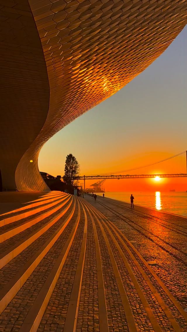Lisbon Landmarks: MAAT, 25 April Bridge, Tagus