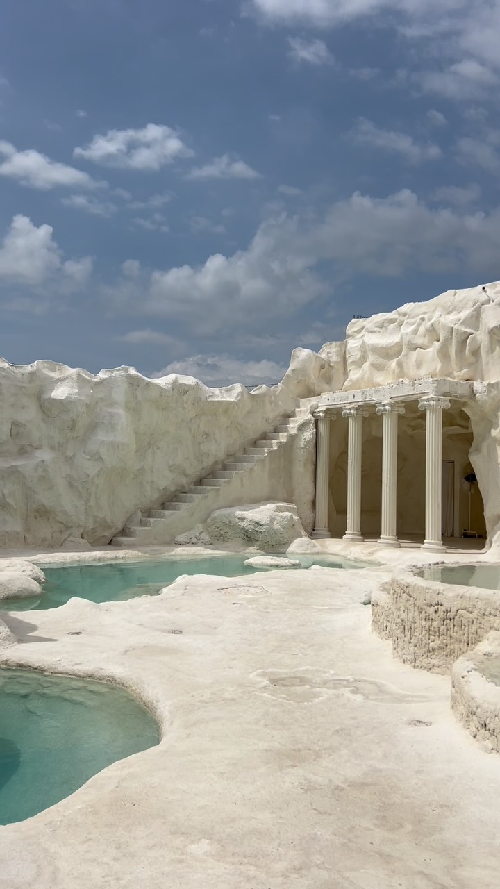 Bali Studio Resembles Pamukkale Natural Pools