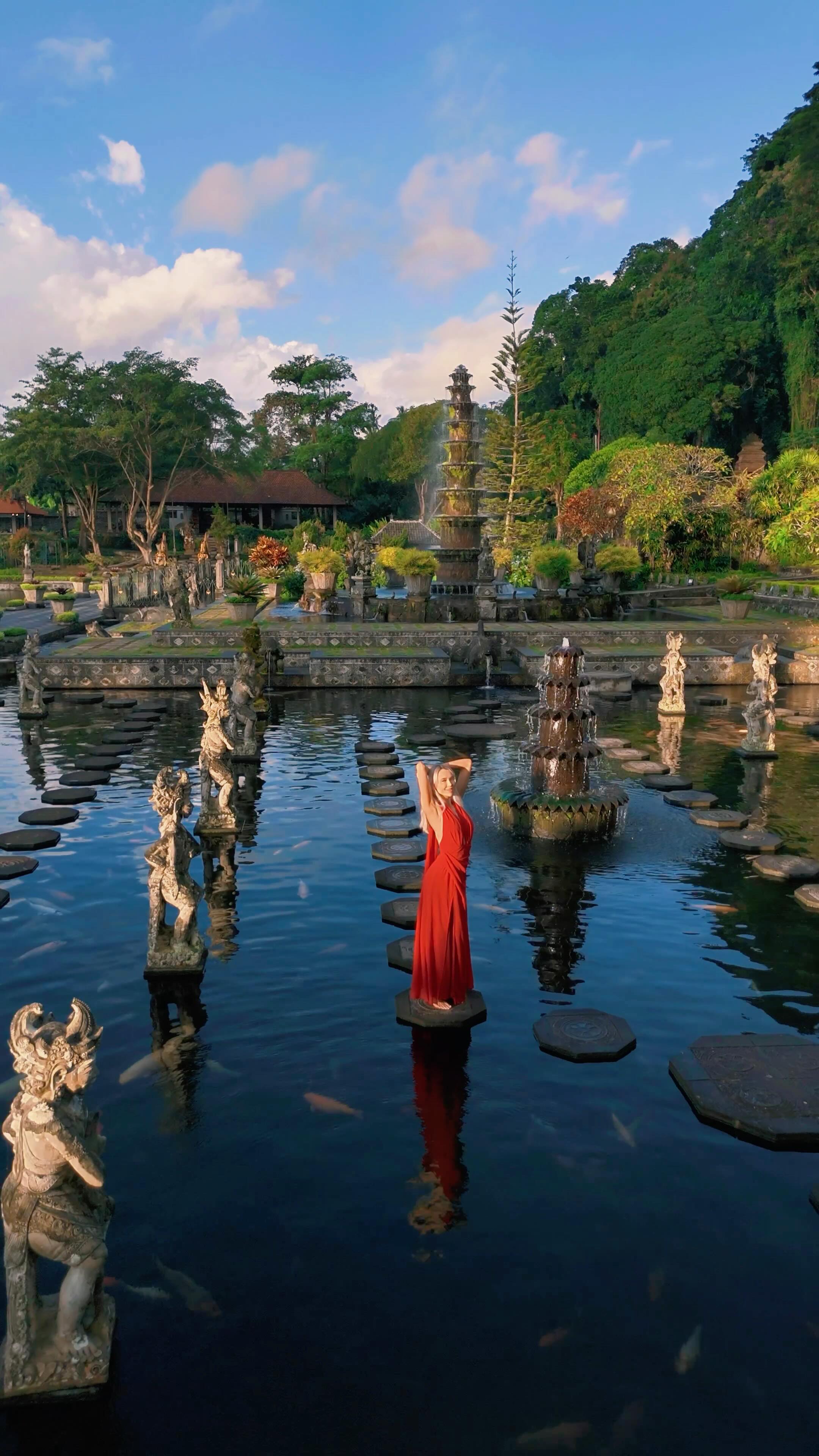Tirta Gangga: Early Morning Visit Vs. Afternoon Crowds