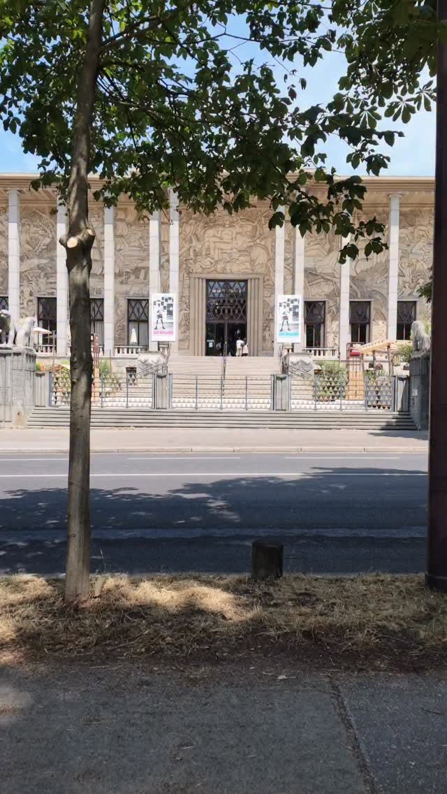 Palais de la Porte Dorée: Immigration Museum, Aquarium
