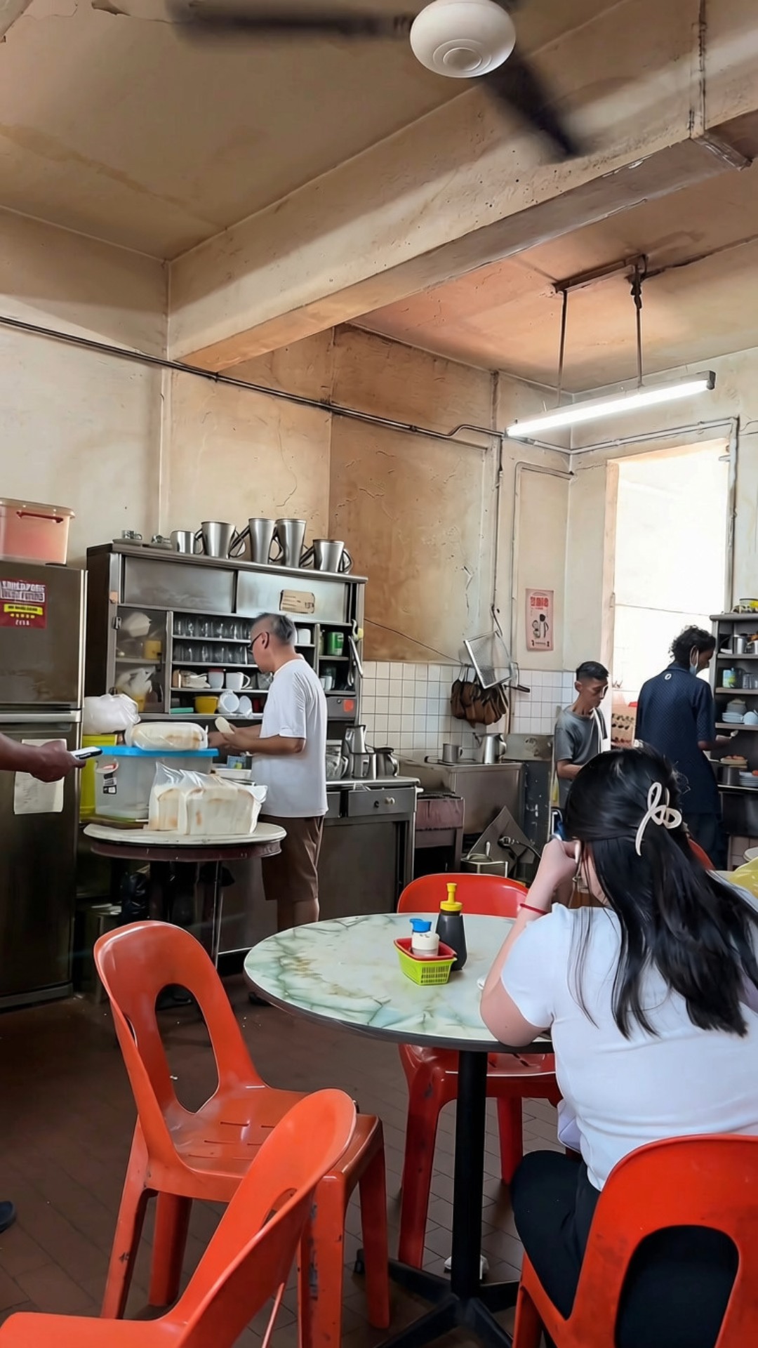 Singapore Eateries: Coffee, Peranakan, and 24-Hour Delights