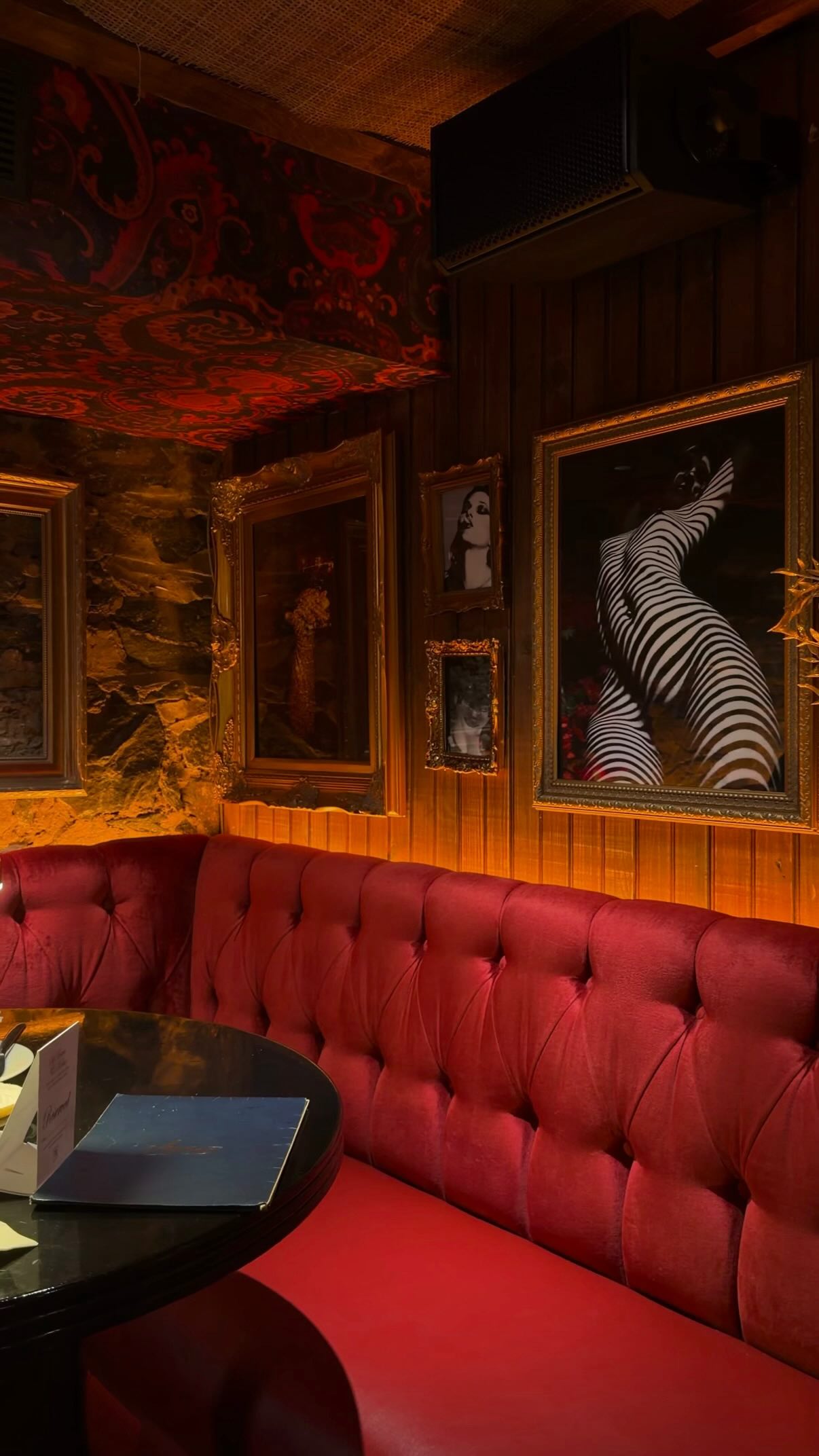 Polly's NYC: A 1920s Vegan Speakeasy