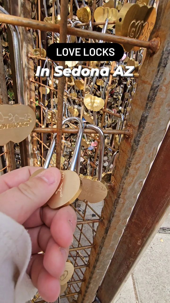 Arizona Village Features Love Lock Fence
