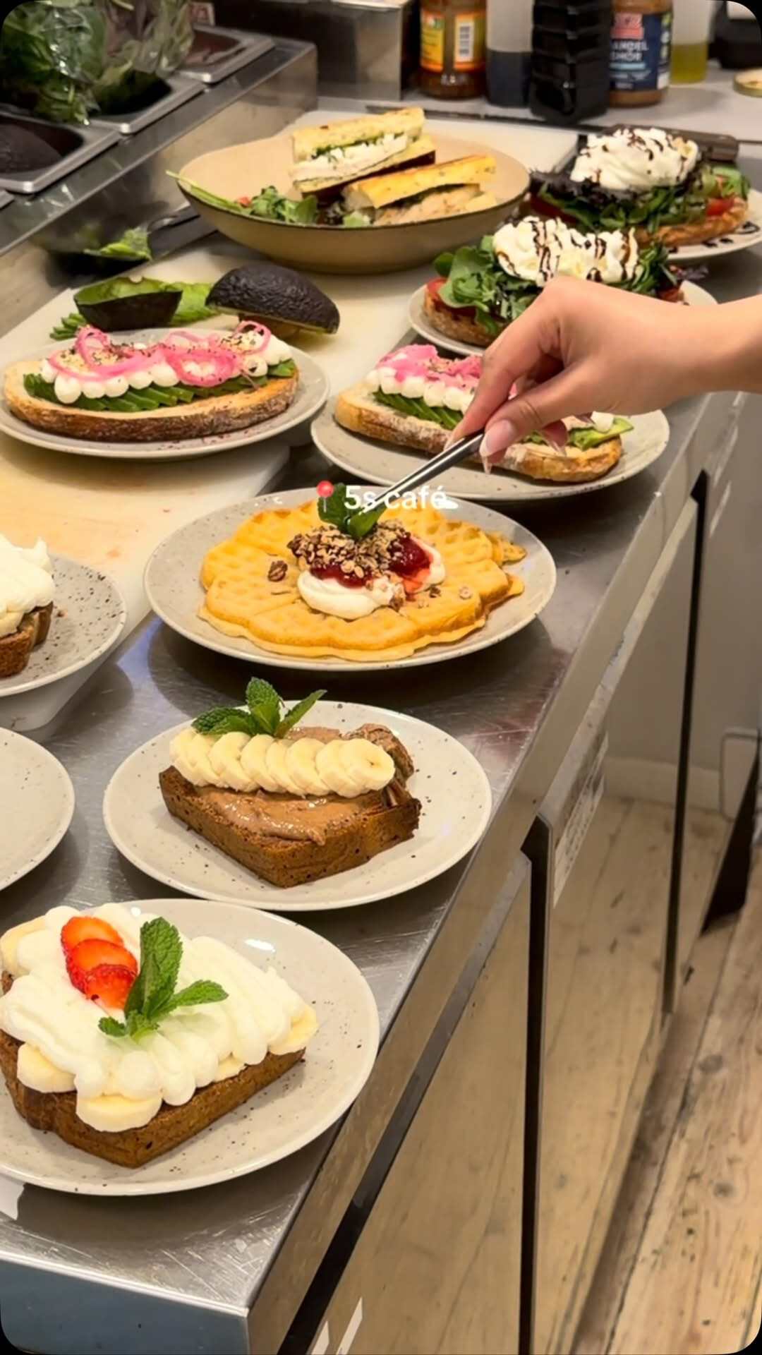 5s Café Showcases Brunch and Coffee Offerings
