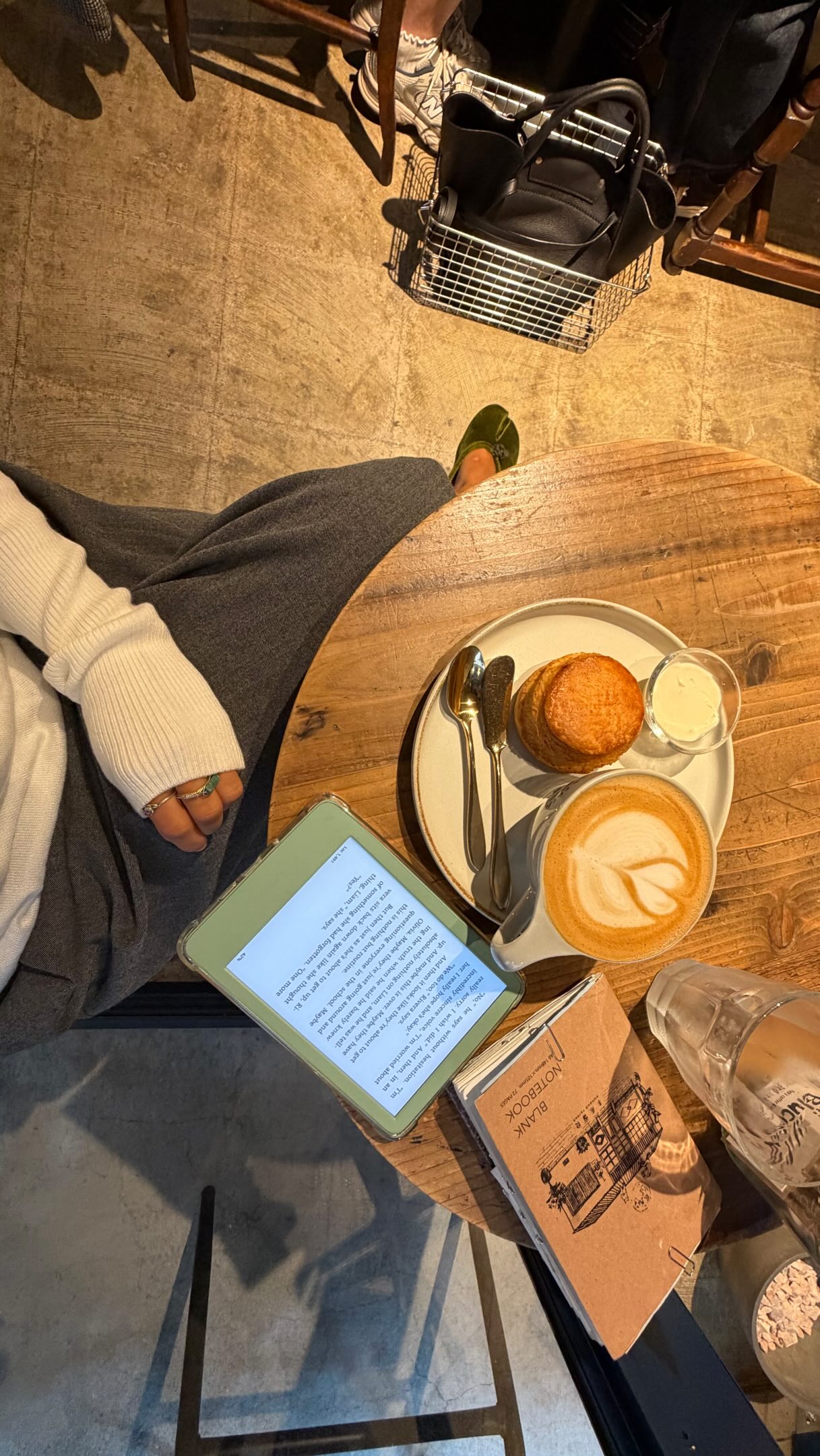 Tokyo Cafe Serves Warm Scones and Coffee
