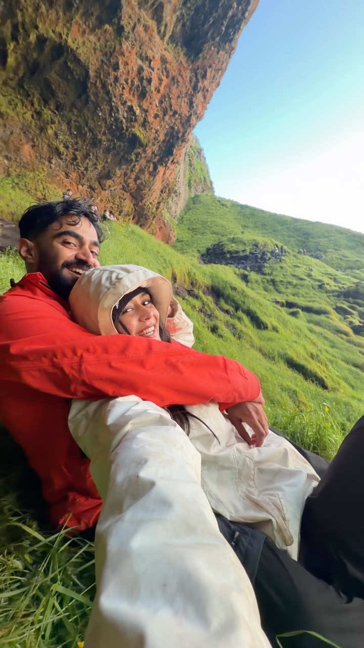 Seljalandsfoss: Romantic Waterfall Date Spot