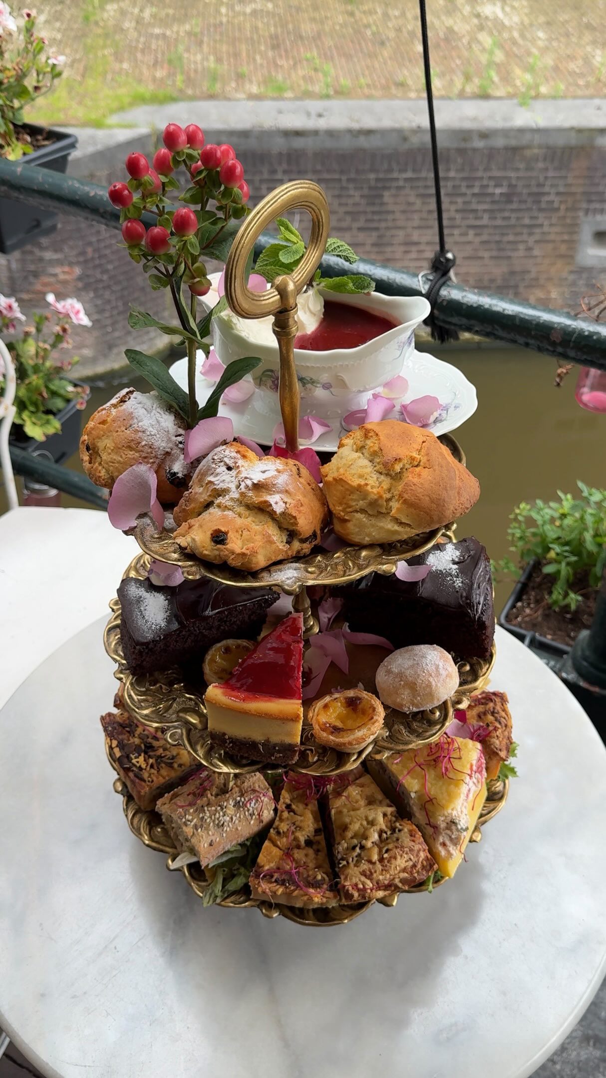 De Laatste Kruimel's Popular High Tea Service