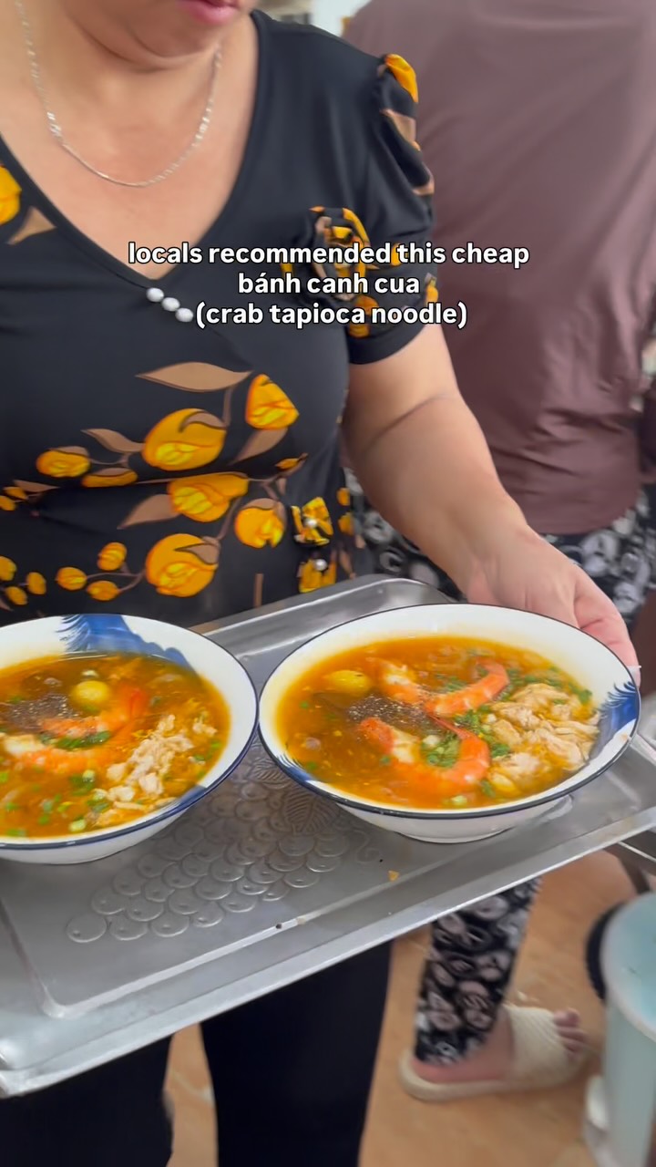 Saigon's Bánh Canh Cua Noodle Shop