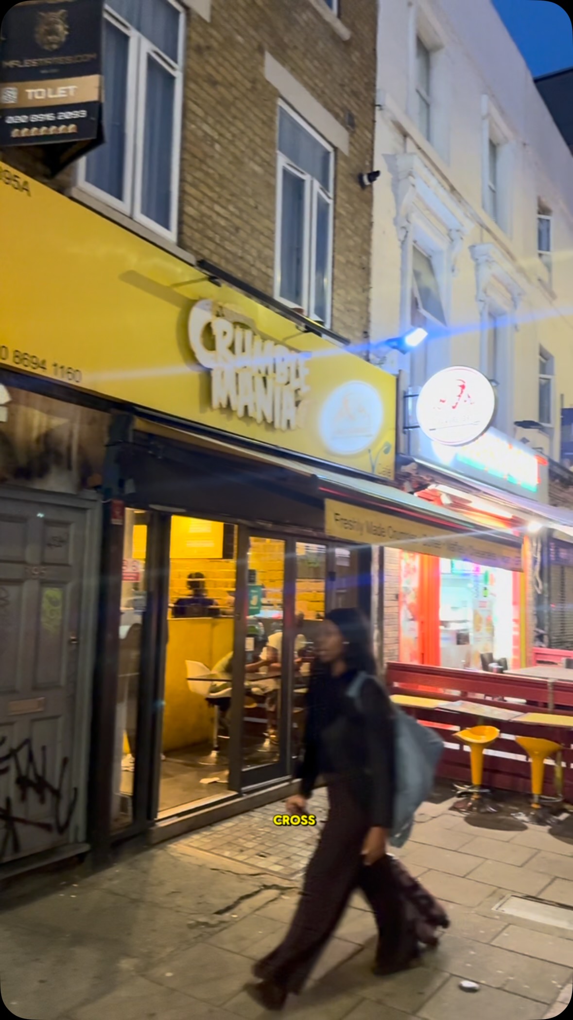 Crumble Mania Offers Fruit-Filled Desserts