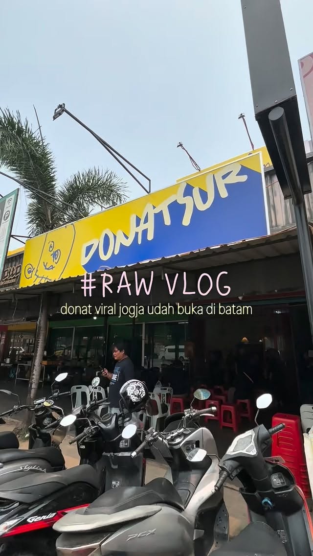 New Donut Shop Opens In Bengkong