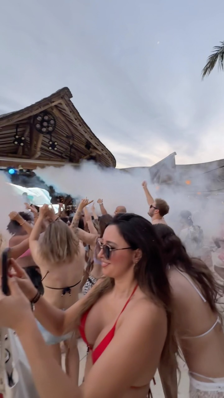 Bali Beach Club With Lively Party Atmosphere