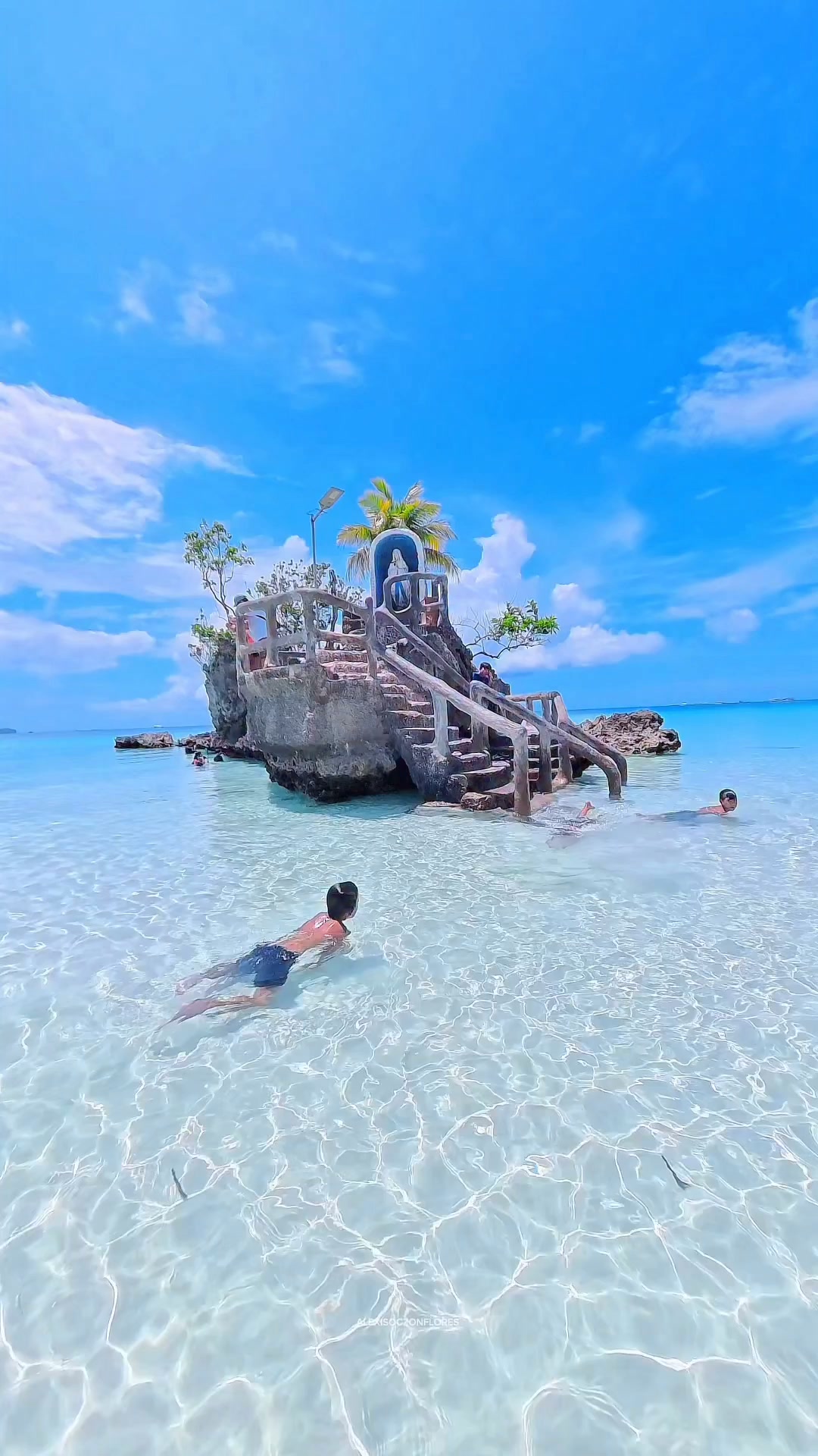 Boracay Island's Clear Waters and Scenic Beauty