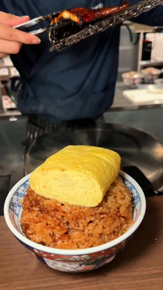 Osaka Restaurant Offers Grilled Eel And Skewers
