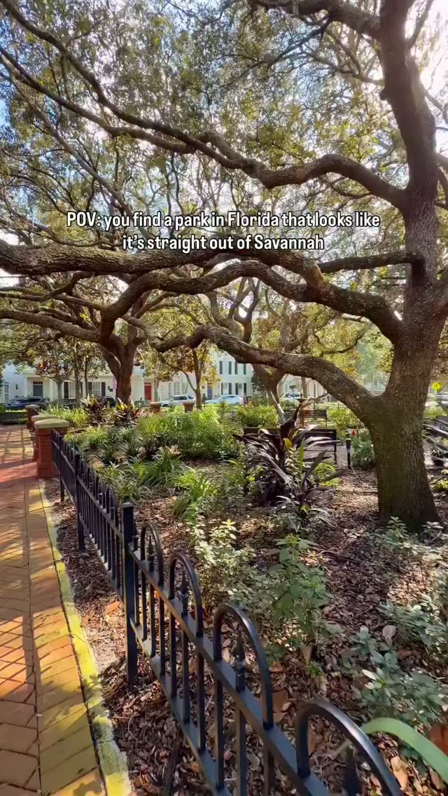 Savannah Square Park in Florida