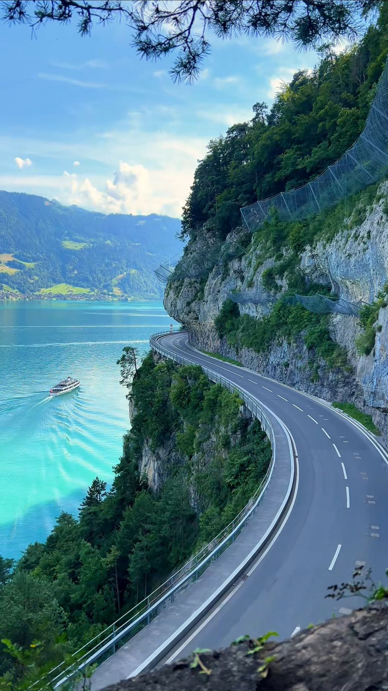 Swiss Alps Destinations: Lakes, Peaks, and Thrills