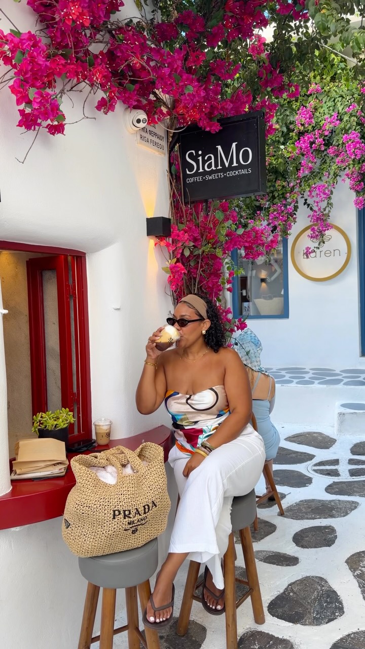 Mykonos Highlights: Streets, Cocktails, and Sunset Views