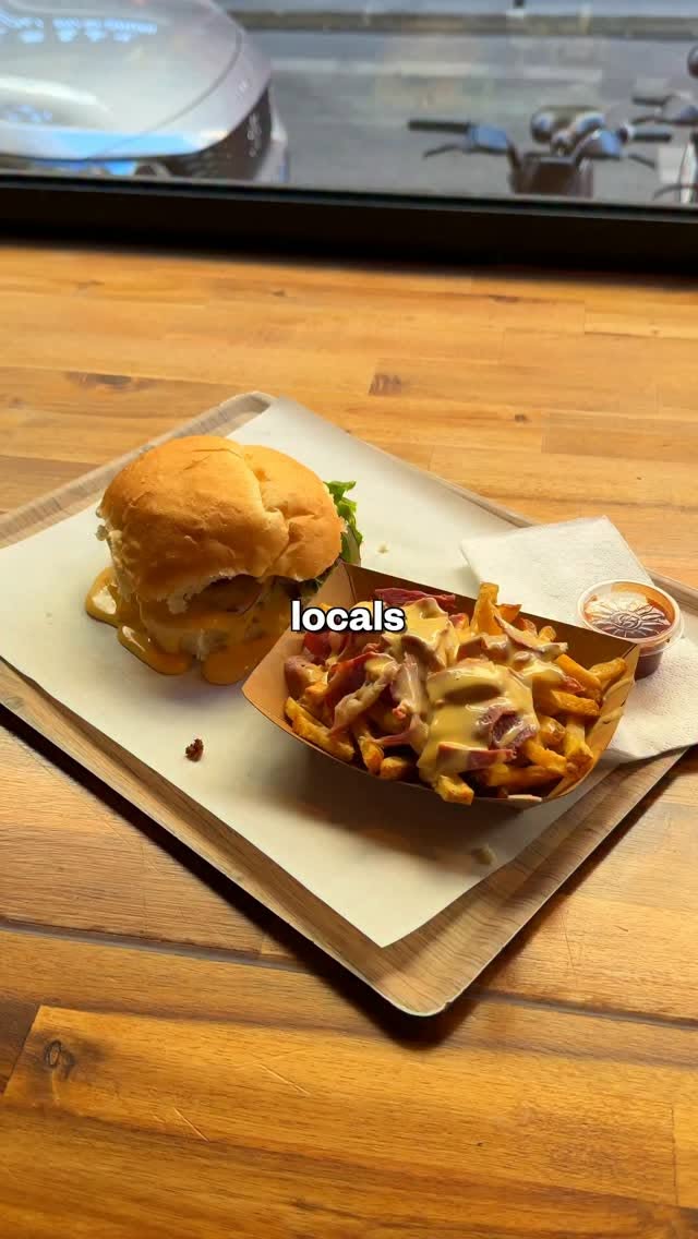 Parisian Burger Spot Offers Affordable, Cheesy Delights