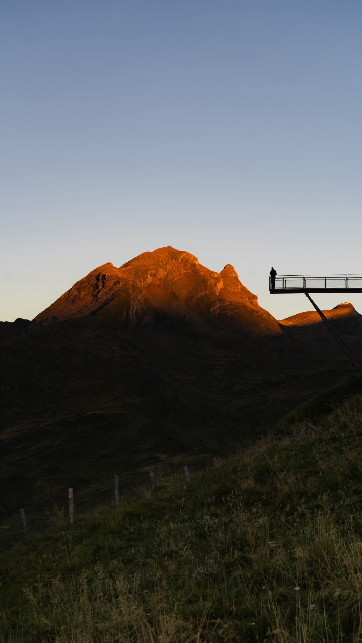 First Cliff Walk's Stunning Mountain Views