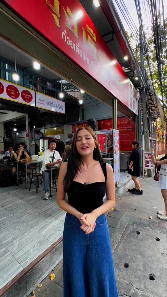 Michelin-Awarded Pork Noodle Shop in Bangkok