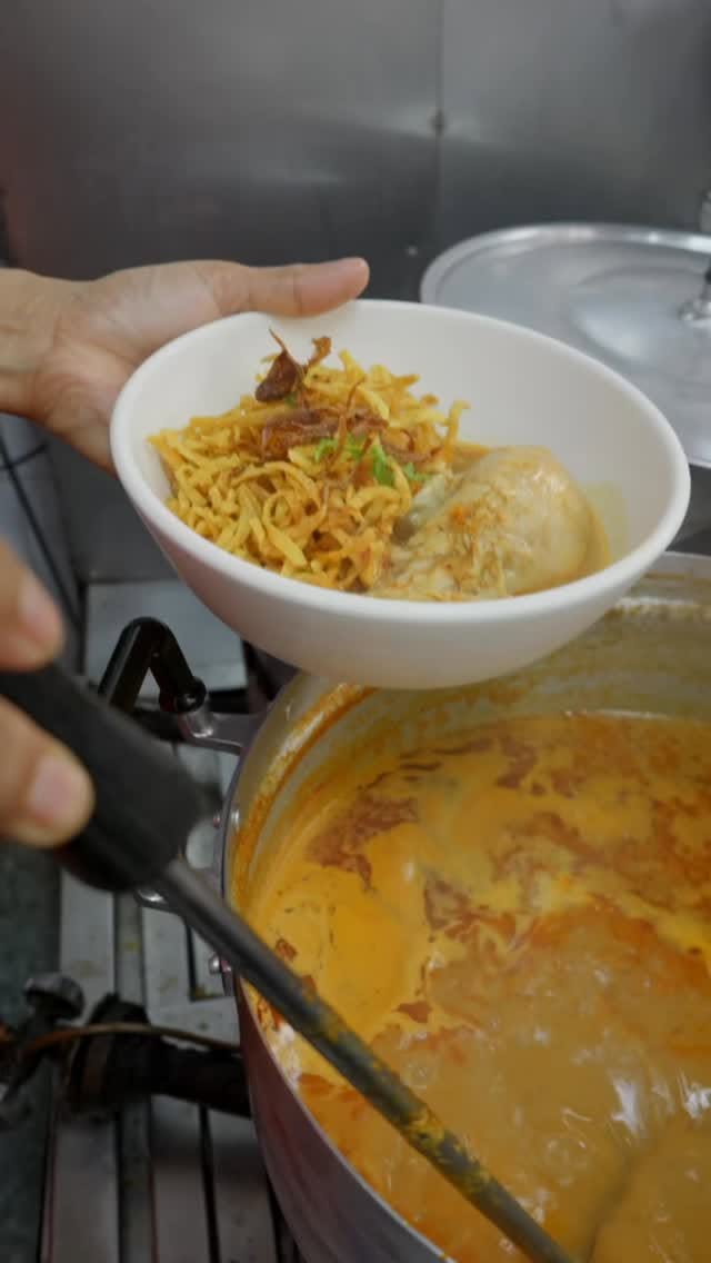 Khao Soi At Popular Silom Thai Restaurant