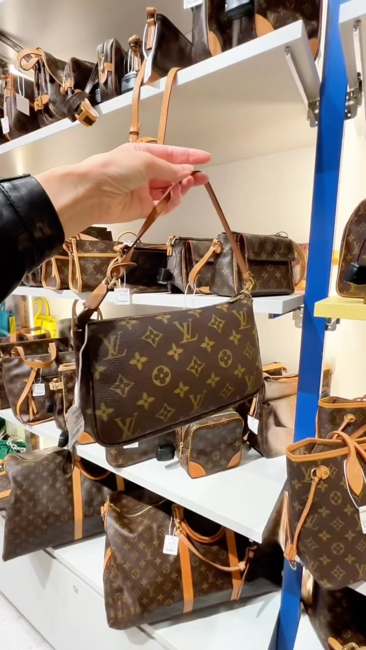 Shibuya's Vast Vintage Luxury Goods Destination