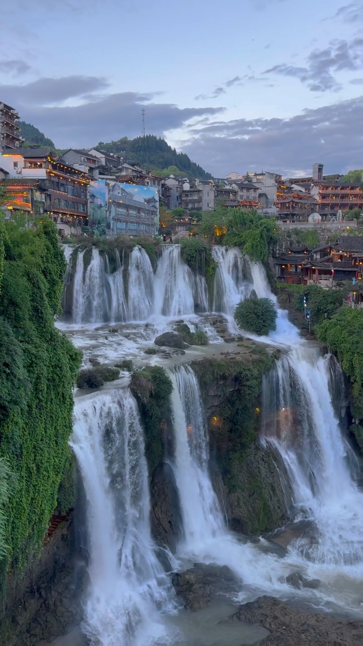 Hunan's Scenic Ancient Towns And Waterfall Village
