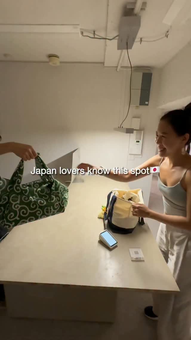 Modern Japanese Sandals Shop Experience