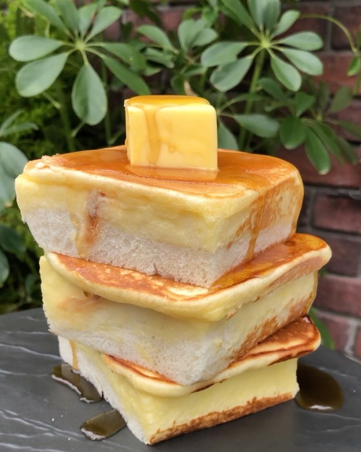 Fluffy Bread Pancakes with Sweetness