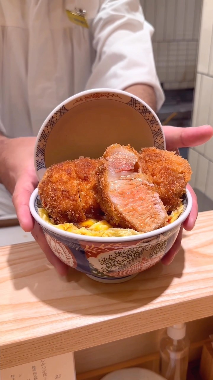 Tonkatsu Hajime's Voluminous Grilled Katsudon