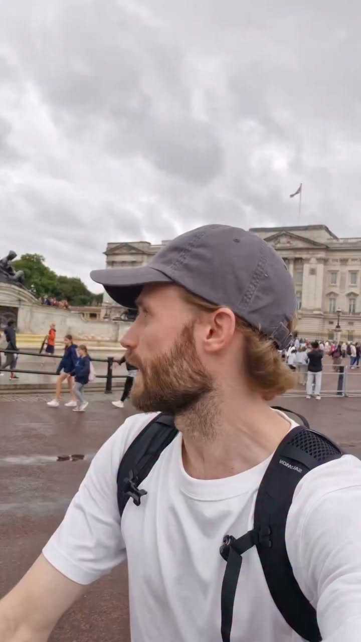 London's Palaces and a Hidden Dark Past