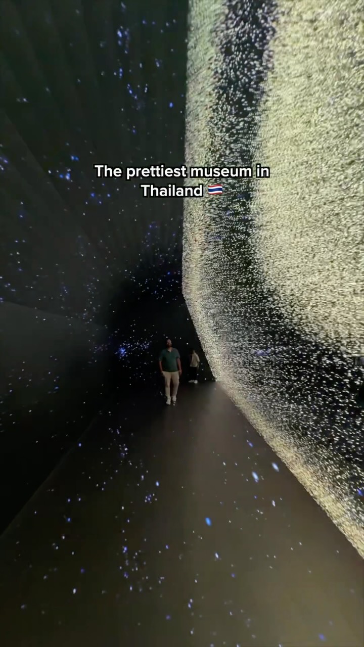 Immersive Art and Royal Temple in Bangkok