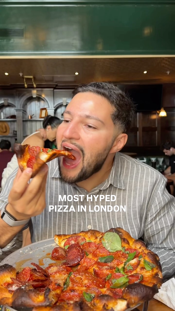 Crisp W1: London's Popular Pizza Spot