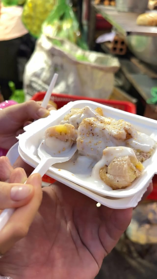 Banana Grilled In Sticky Rice Dessert