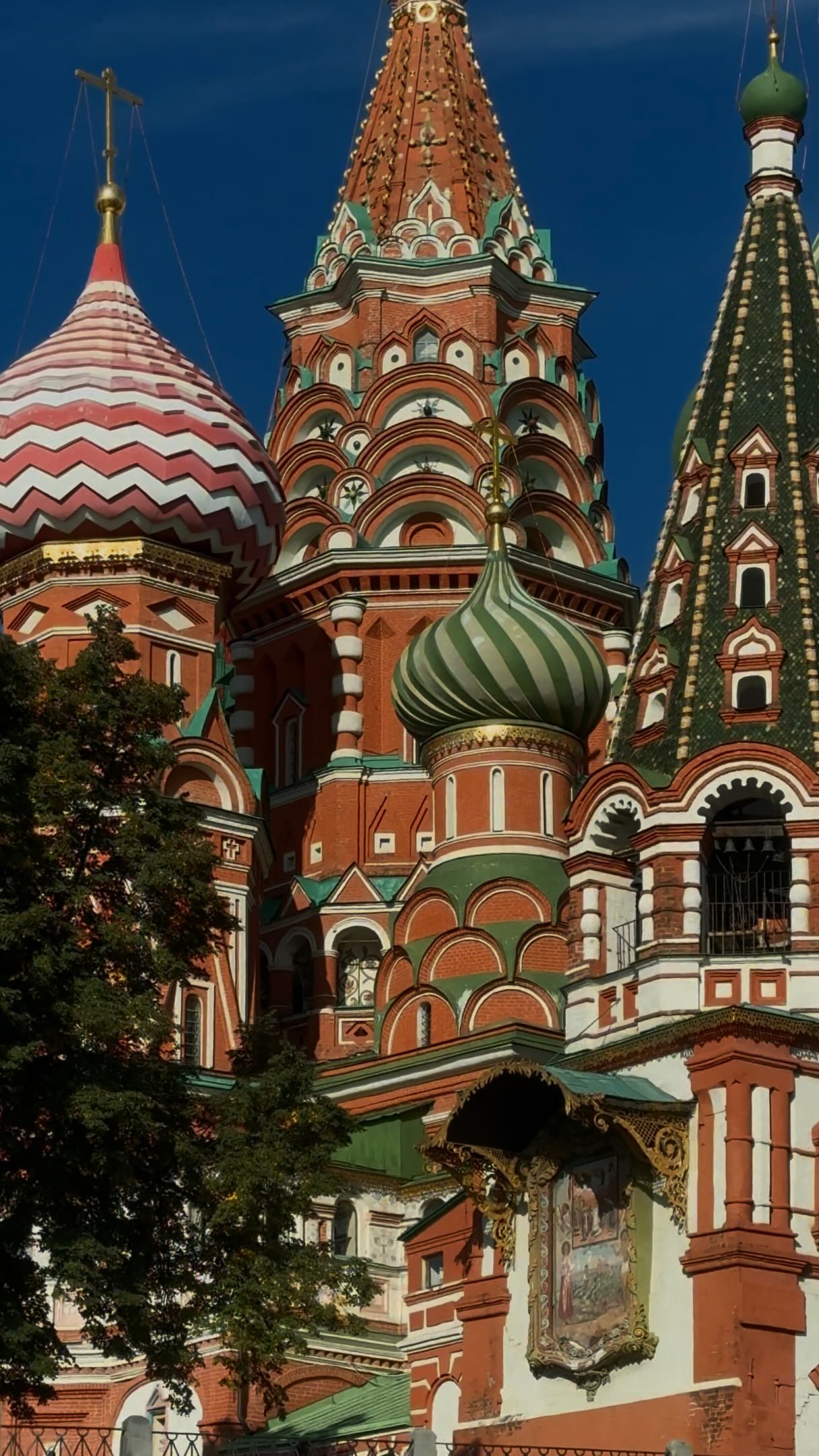 Moscow Landmarks: Cathedrals, Kremlin, and Skylines