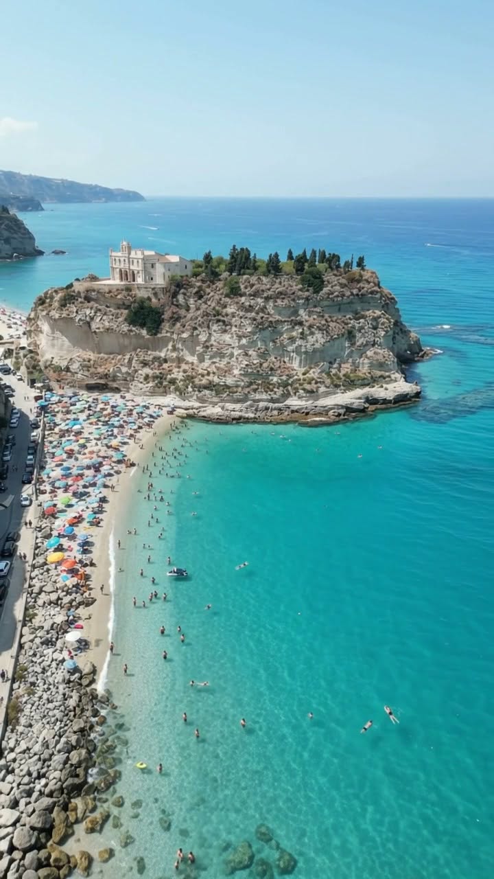 Tropea's Cliffside Sanctuary and Turquoise Waters