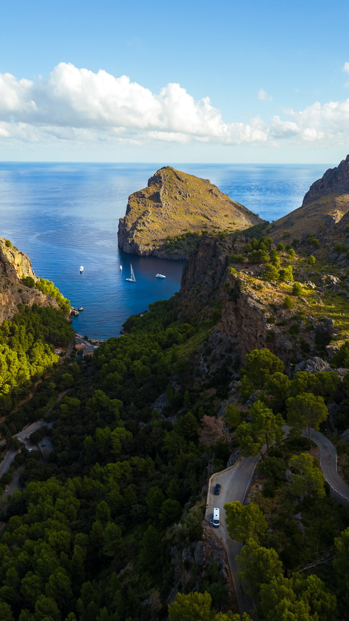 Mallorca Road Trip: Coastal and Mountain Scenery