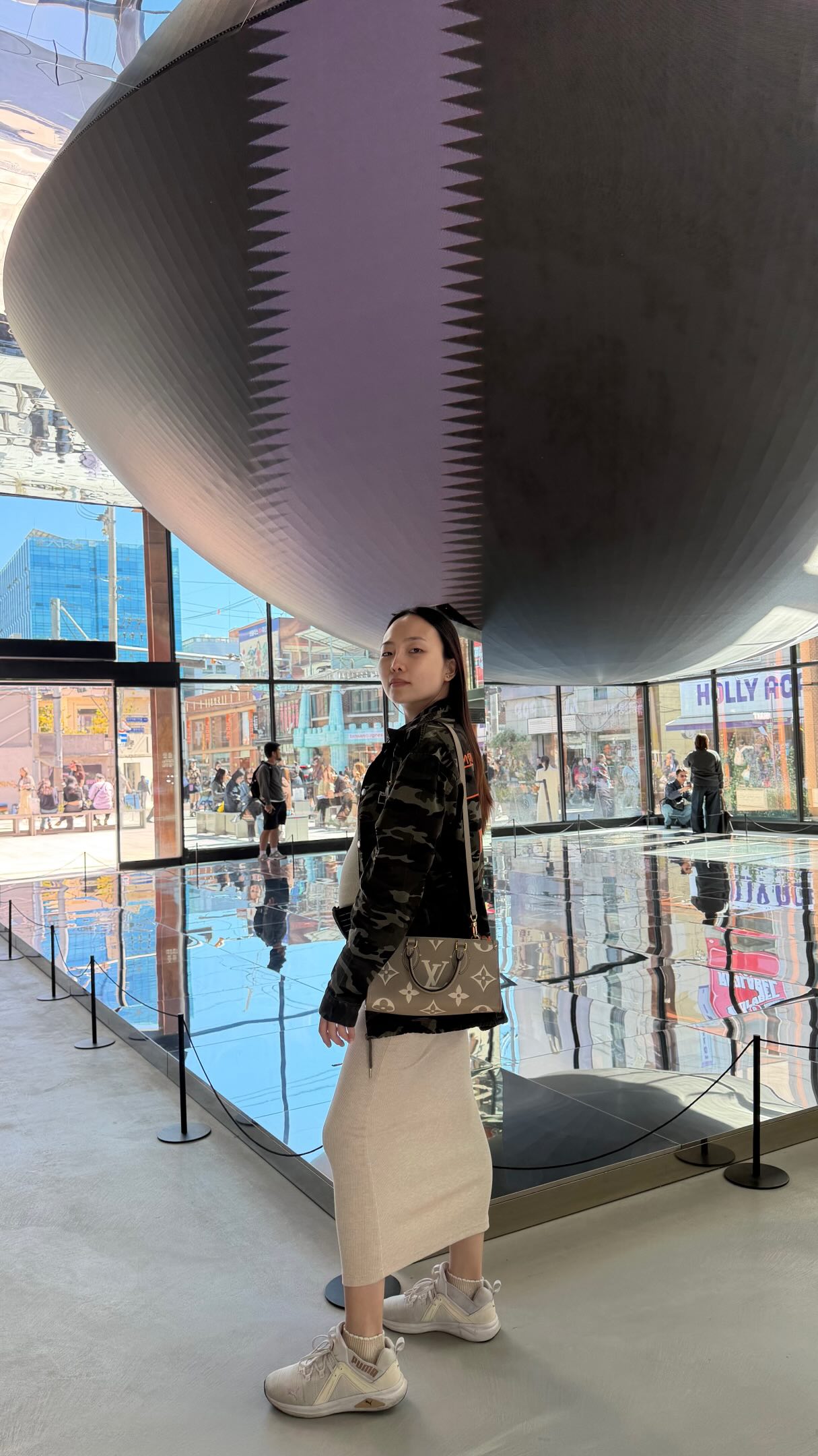 Seongsu Pop-Up Stores Offer Freebies And Experiences