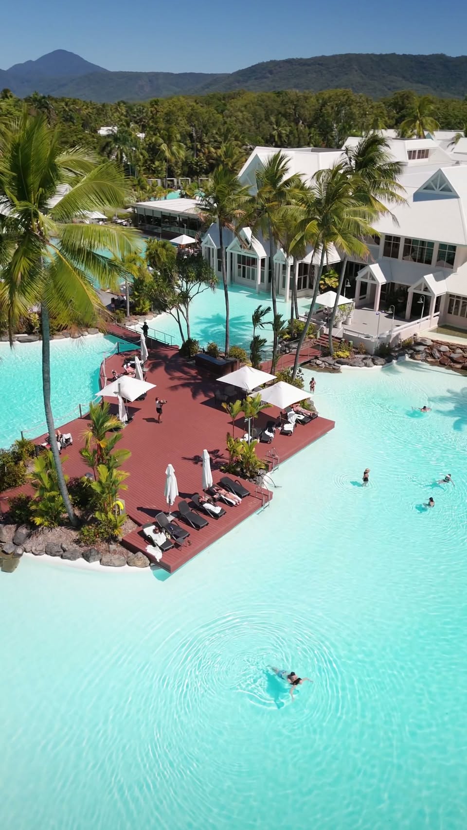 Sheraton Grand Mirage Resort's Lagoon Paradise