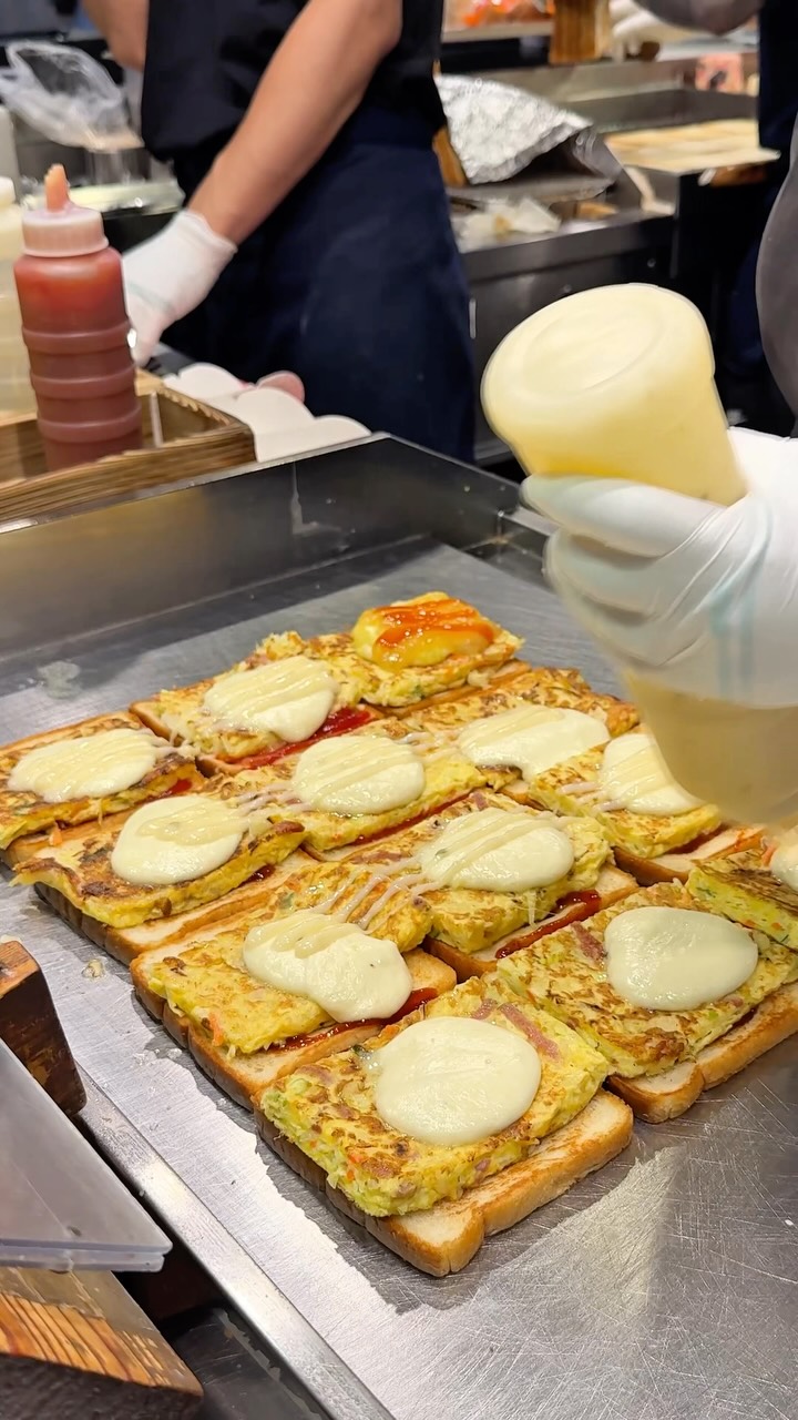 Busan Cafe Features Popular Mozzarella Cheese Toast