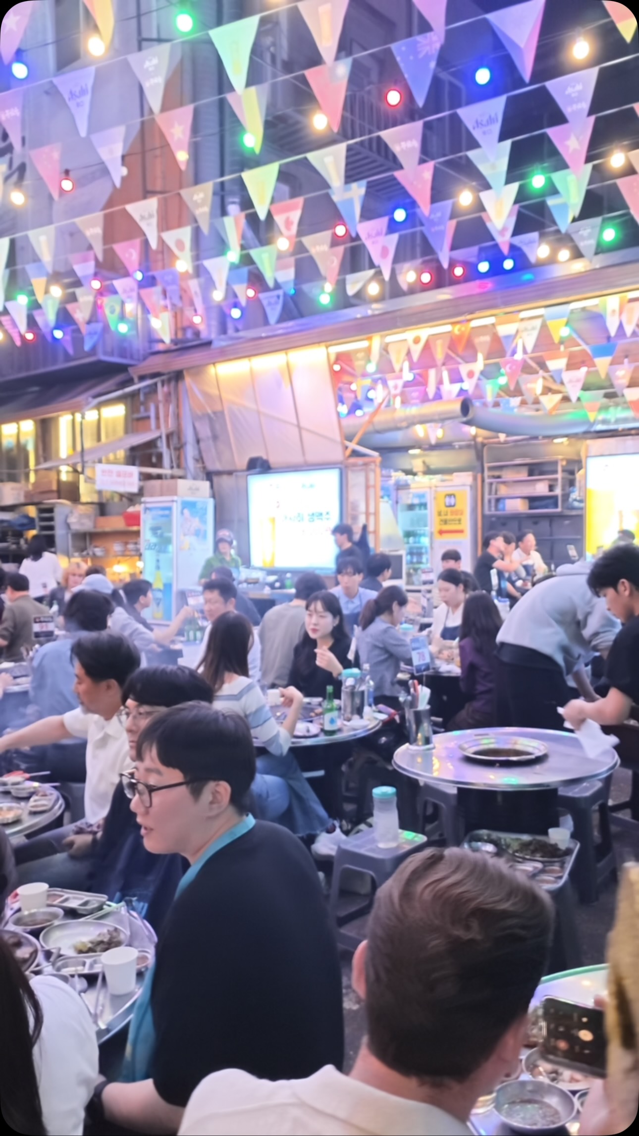 Jongsamyook: Lively Korean BBQ in Seoul