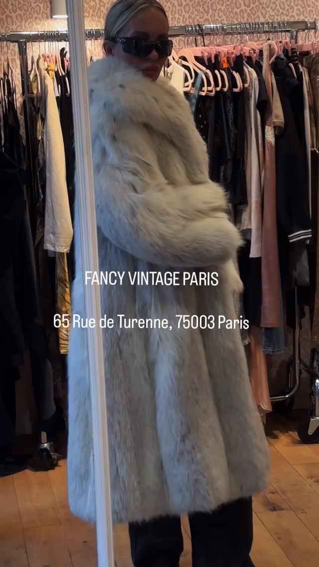 Parisian Luxury Vintage Shops In The 3rd Arrondissement