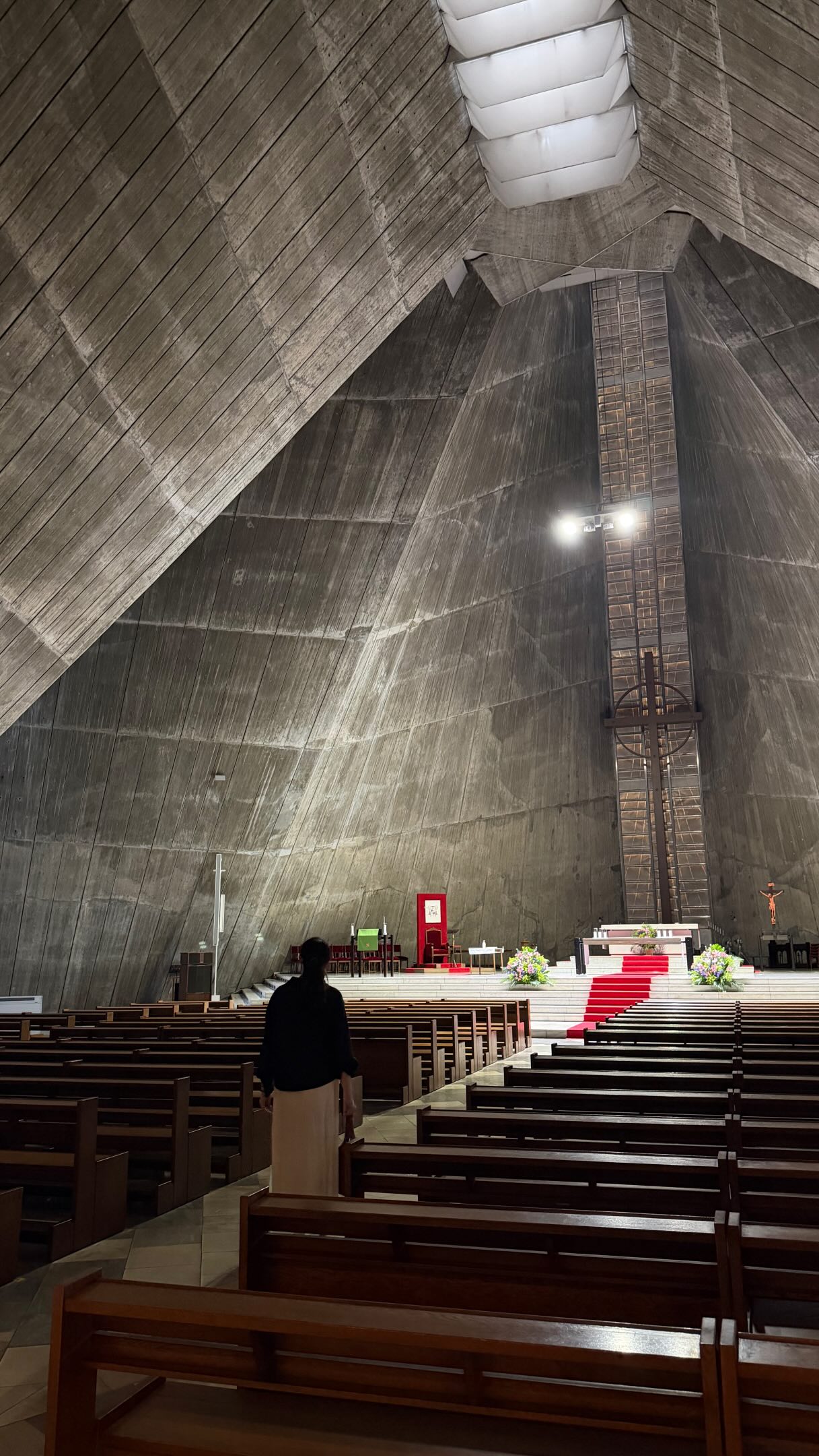 St. Mary's Cathedral in Tokyo's Modern Design