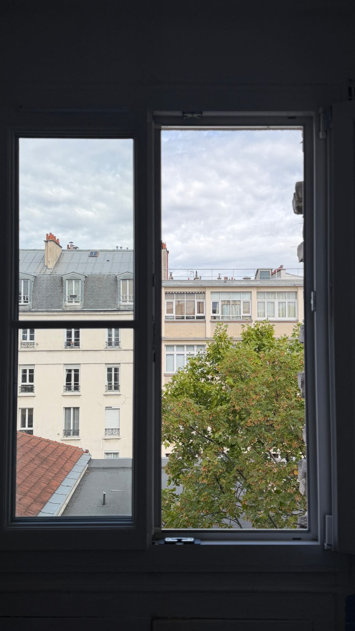 Parisian Day Trip To Iconic Landmarks and Shops