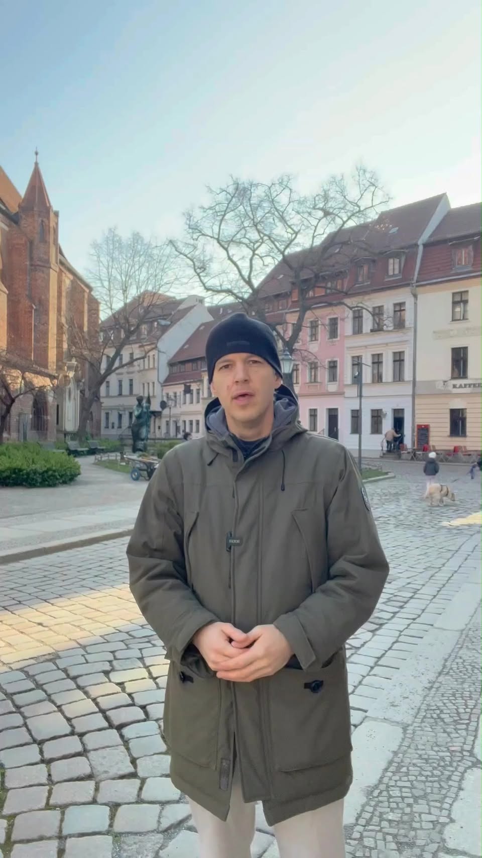 Explore Berlin's Historic Nikolaiviertel and Museums