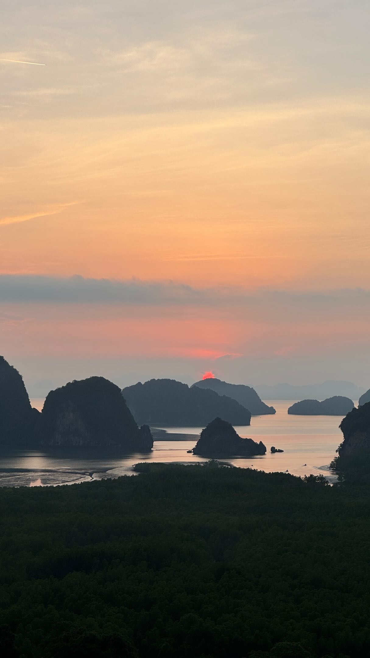 Scenic Karst Bays For Stunning Sunrises